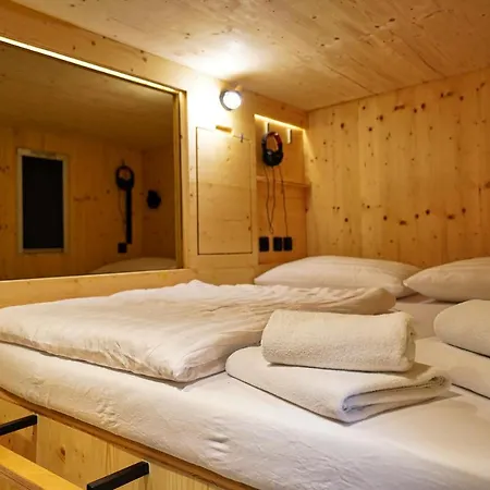 Capsule 2* Ljubljana