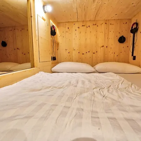 Kapsulski hotel Capsule 2*