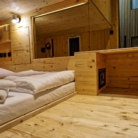 Capsule 2* Ljubljana