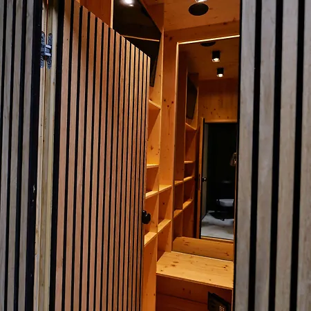 Capsule Kapslový hotel 2*