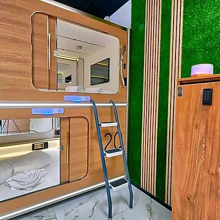 Capsule Kapszulahotel 2*