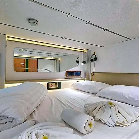 Capsule Kapszulahotel 2*