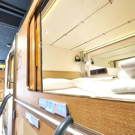 Capsule 캡슐호텔 2*